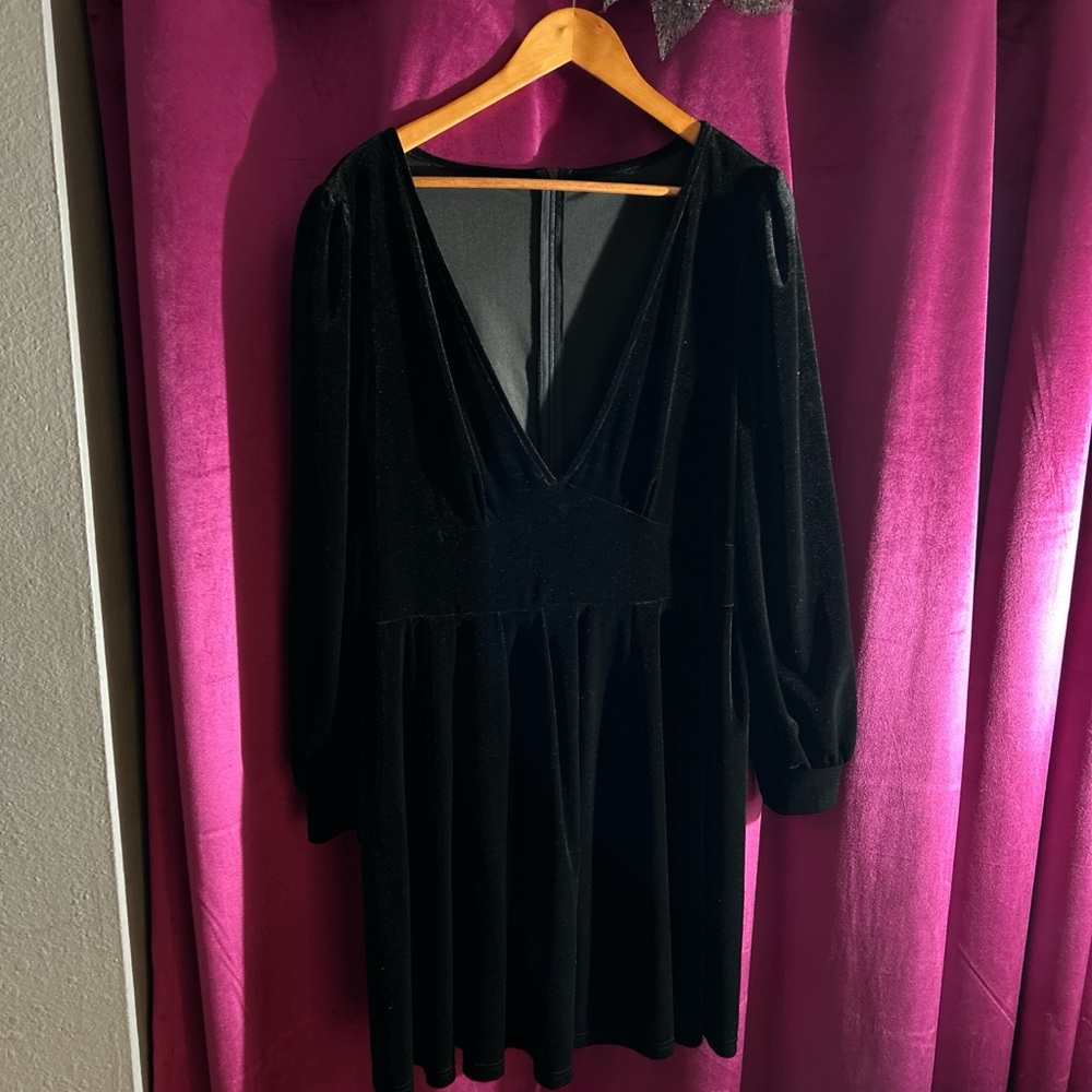 Chic Black Long Sleeve Dress